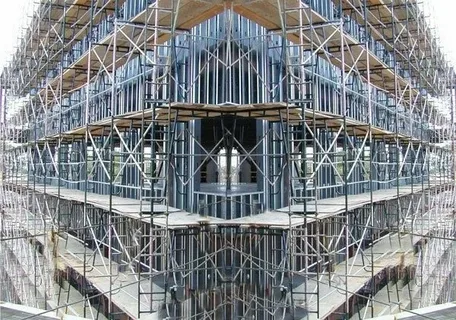 Steel scaffolding system surrounding a multi-story building